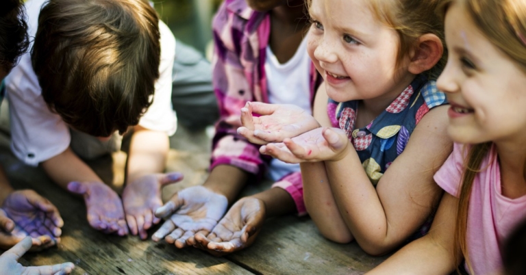 15 Kreisspiele Für Kindergarten And Krippe Tipps Spiele Und Lieder Backwinkel Blog